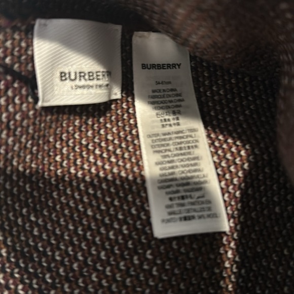 BURBERRY
Check Mashup Beanie 🆕 No Low Ballers please! - Picture 5 of 5